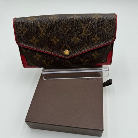 Louis Vuitton - Authentic-Sarah Retiro Mono / Red Trim Long wallet w/ Box - Picture 4 of 15
